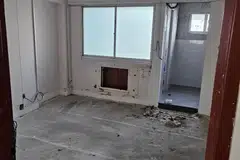 TERBIAR: Syarikat ubah elok yang disyaki lesap membiarkan keadaan rumah terbengkalai.