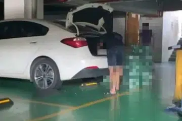 Tangkap layar video tular berkaitan penyeludupan minuman keras di Forest City, Johor Bahru, disahkan video lama oleh Jabatan Kastam Diraja Malaysia.