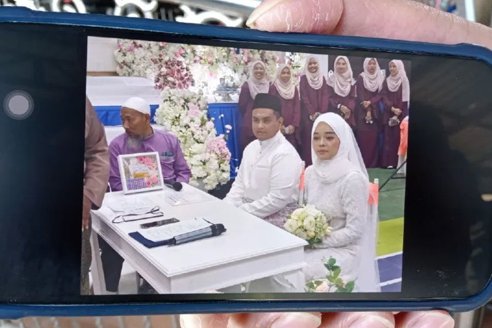 MALANG TIDAK BERBAU : Pengantin lelaki Encik Norsyam Nasullah Rahim meninggal dunia dalam kemalangan jalan raya sehari setelah bernikah