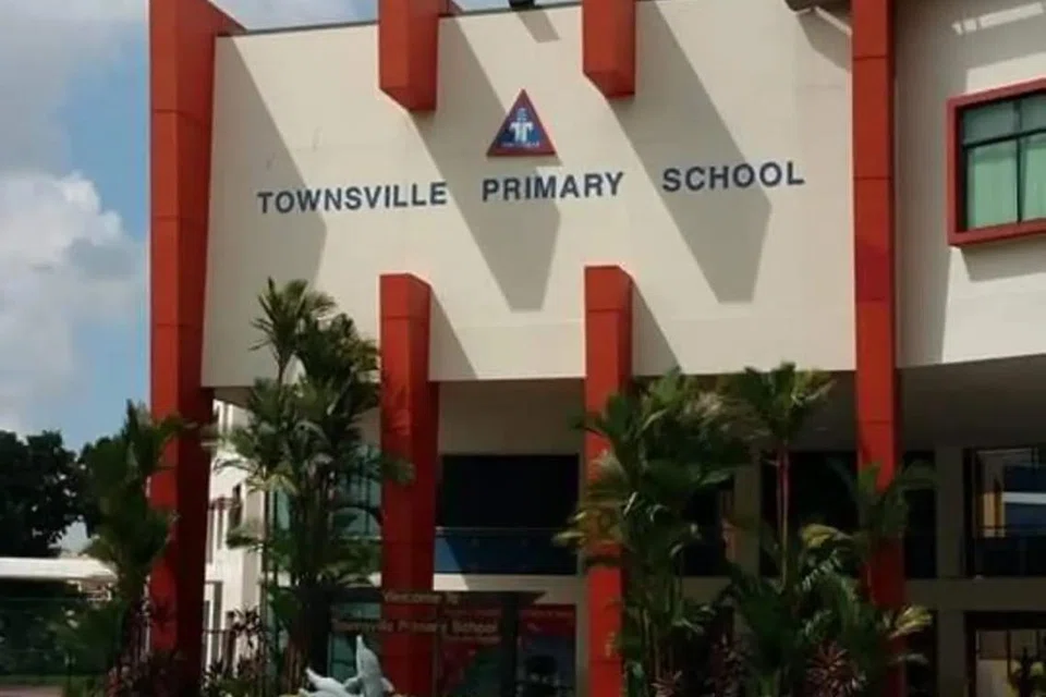 Sekolah Rendah Townsville akan dipindahkan dari Ang Mo Kio Avenue 10 ke persimpangan Canberra Walk dan Canberra Crescent di Sembawang.