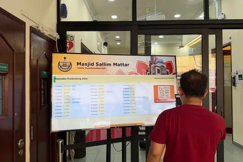 Masjid Sallim Mattar memaparkan dana yang sudah dikumpul secara langsung di skrin televisyen besar. Nama penderma dan sumbangan mereka juga dipaparkan. Selain menyuntik semangat jemaah untuk menderma, strategi tersebut bertujuan memperkukuh tahap ketelusan pengurusan dana. 