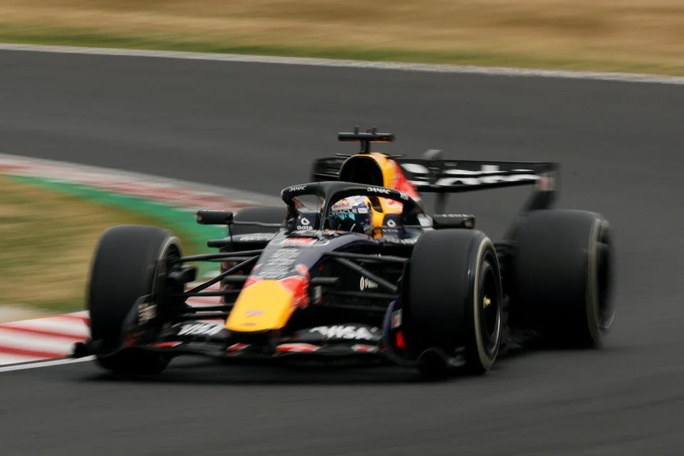 Pemandu Red Bull, Max Verstappen, beraksi dalam perlumbaan Formula Satu (F1) Grand Prix Jepun di Litar Suzuka, pada 29 Mac.