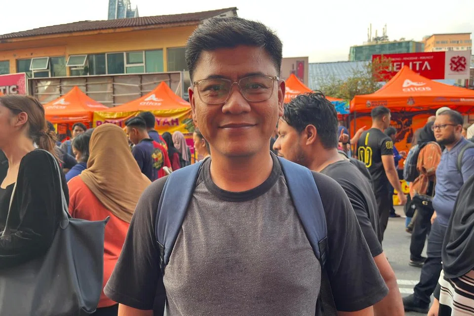 Penggemar roti john, Encik Mohd Hadi Mohd Reduan, 41 tahun.