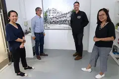KEKAL RELEVAN: Anggota Apad (dari kiri) Cik Fajrina Razak, Encik Jeffrey Wandly, Encik Nhawfal Juma'at dan Cik Masturah Shaari ingin tarik lebih ramai pengkarya Melayu menyertai persatuan itu. - Foto BH oleh PUAD IBRAHIM