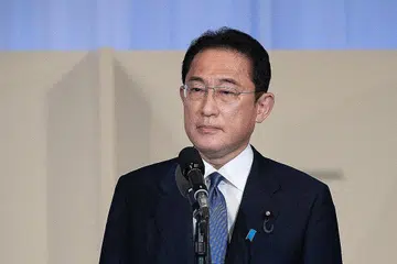 ENCIK FUMIO KISHIDA: Menang pilihan raya dalaman LDP semalam. - Foto AFP