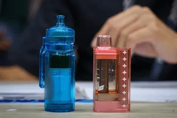 Menurut Penguasa Sains Kesihatan (HSA), individu yang didapati bersalah mengimport, menjual, dan mengedarkan vape dicampur etomidate, atau Kpod akan dikenakan hukuman berat.
