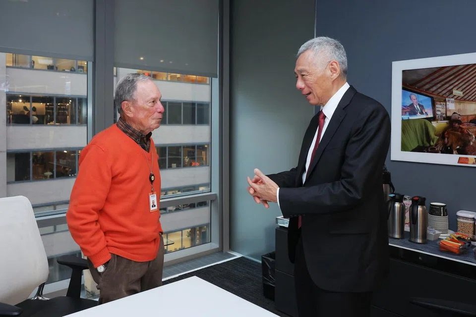 Encik Lee (kanan) sempat bertemu dengan pengasas Bloomberg, Encik Mike Bloomberg dalam lawatan kerjanya ke Amerika Syarikat.