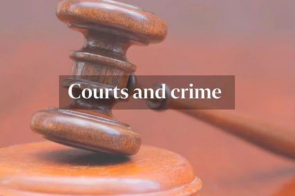 Seorang guru lelaki penjaga murid sekolah rendah, yang mengenali seorang budak lelaki berusia 11 tahun dari tempat kerjanya, menghantarnya mesej lucah selepas meninggalkan sekolah itu pada 2020. 