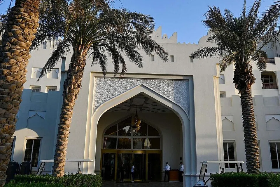 ISTANA: 32 pasukan Piala Dunia Doha 2022 akan ditempatkan di dalam beberapa replika dalam bentuk istana Arab, pusat peranginan kesihatan dan hotel mewah di mana alkohol diharamkan. - Foto AFP