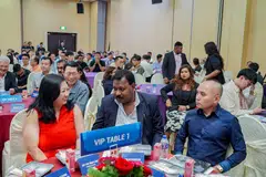 WADAH SEHENTI BARU: (Dari kiri) Pengarah U SME NTUC, Cik Yeo Wan Ling, Presiden Persatuan Khidmat Tukang Paip Singapura, Encik Dickrose Masalamani, dan Pengarah Bekalan Air (Rangkaian) PUB, Encik Ridzuan Ismail, berkongsi pendapat semasa pelancaran wadah sehenti bagi khidmat tukang paip di Safra Mount Faber pada Jumaat. Wadah itu bertujuan menghubungkan tukang paip dengan bakal pembeli khidmat. 