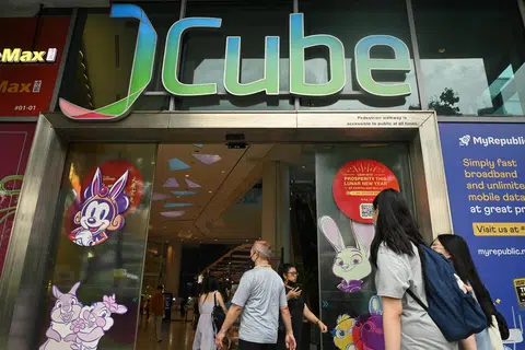 KALI TERAKHIR: Pusat beli-belah JCube membuka pintunya kepada pengunjung buat kali terakhir pada 6 Ogos. Pintunya ditutup selama-lamanya pada 10 malam itu. 