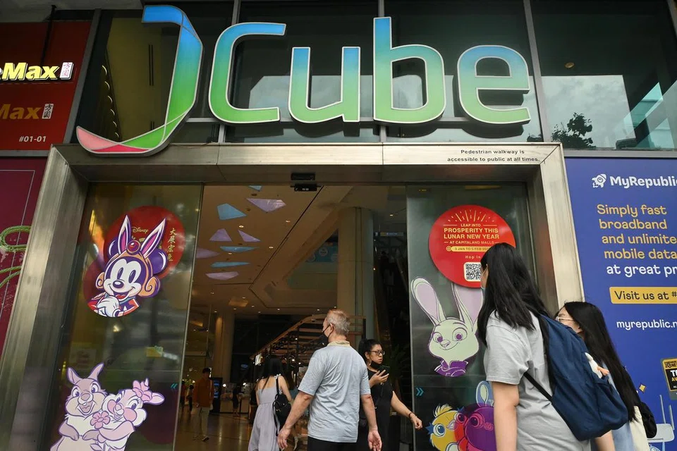 KALI TERAKHIR: Pusat beli-belah JCube membuka pintunya kepada pengunjung buat kali terakhir pada 6 Ogos. Pintunya ditutup selama-lamanya pada 10 malam itu. 