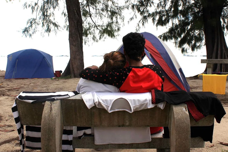 TANPA TEMPAT BERTEDUH: Secara purata, sekitar 300 kes keluarga yang tiada tempat berteduh telah diberi bantuan dan sokongan oleh Kementerian Pembangunan Sosial dan Keluarga (MSF) setiap tahun sejak 2005 hingga 2015. - Foto fail