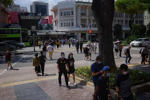 Lagi 32 kes telah pulih dan dibenarkan pulang dari hospital dan kemudahan pengasingan masyarakat, menjadikan sejumlah 57,071 pesakit telah sembuh sejauh ini. 