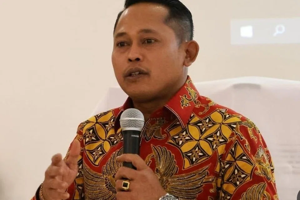 Encik Yulius Setiarto disiasat berhubung video TikTok apabila beliau menuduh anggota polis berpihak kepada calon yang disokong oleh mantan  Presiden Joko ‘Jokowi’ Widodo dalam pilihan raya wilayah.