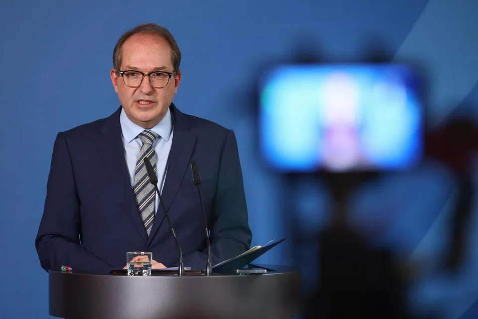 Alexander Dobrindt, Muslim Interaktiv
