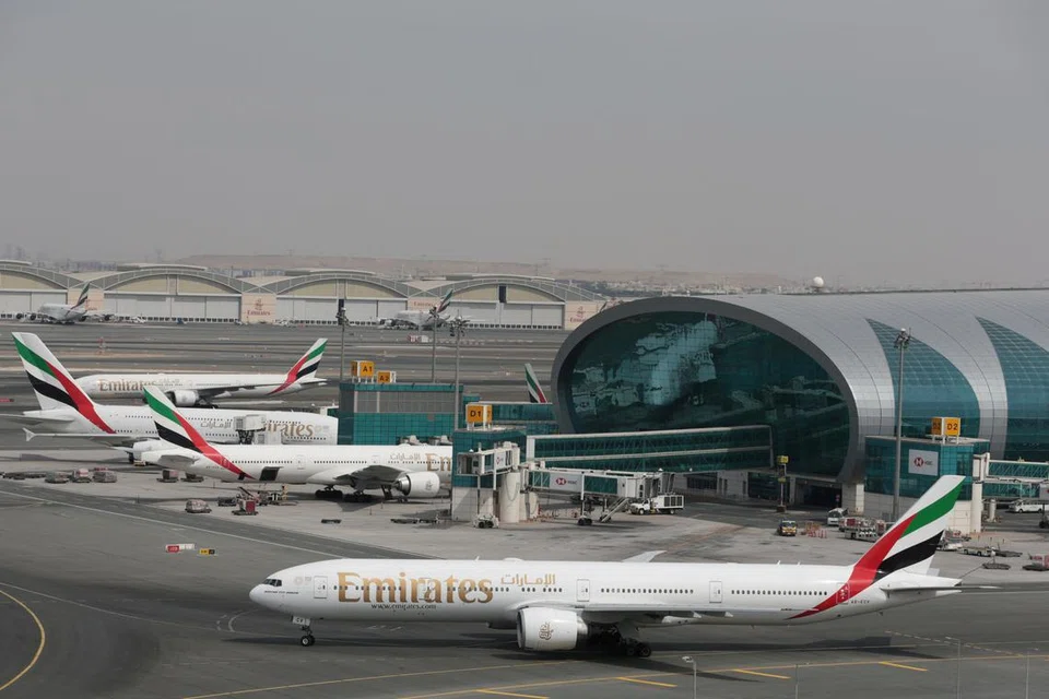 Pesawat syarikat penerbangan Emirates di Lapangan Terbang Antarabangsa Dubai.