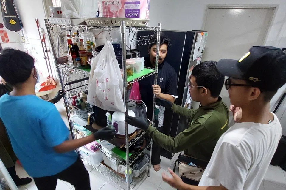 Buat julung-julung kalinya, sekumpulan guru dan pelajar dari Kelas Asas Bimbingan Agama (KABA), madrasah hujung minggu kendalian Persatuan Muhammadiyah, terlibat dalam kerja sukarelawan persatuan itu di bulan semasa Ramadan.