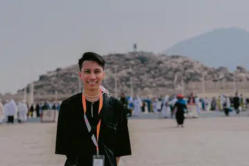 Penulis sedang berkunjung ke Jabal Rahmah.