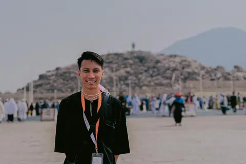 Penulis sedang berkunjung ke Jabal Rahmah.
