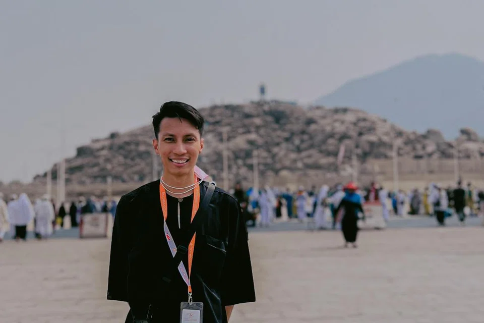 Penulis sedang berkunjung ke Jabal Rahmah.