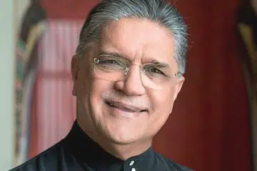 Pemaju hartanah terkenal M’sia, Datuk Seri Akbar Khan, merupakan seorang lagi personaliti perniagaan yang dilaporkan terlibat dalam siasatan Suruhanjaya Pencegahan Rasuah Malaysia terkait kes mantan Menteri Kewangan Malaysia, Tun Daim Zainuddin.