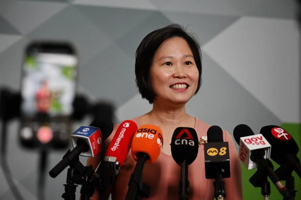 La Ministra de Estado (Asuntos Exteriores y Comercio y Empresa), la Sra. Gan Siow Huang, dijo que, en general, la economía de Singapur aún era fuerte.