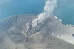 SIA, Scoot, batal penerbangan, Jakarta,  letusan Gunung Anak Krakatau