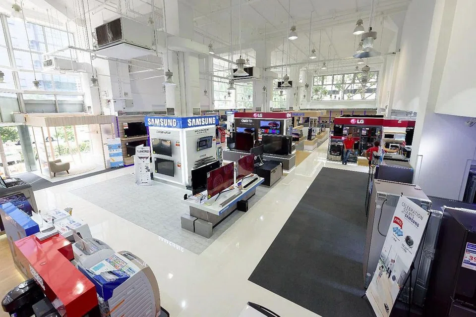 PELBAGAI DISKAUN: Audio House menawarkan pelbagai diskaun di jualan gudangnya yang akan berlangsung sehingga 26 Mei. - Foto AUDIO HOUSE