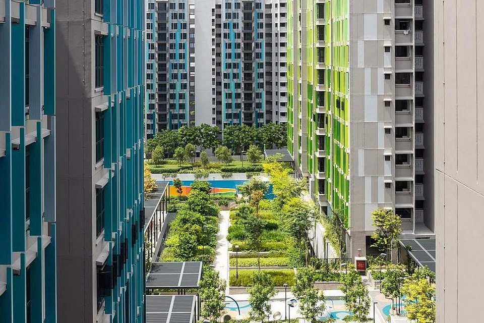 SUDAH SIAP: Dengan projek Alkaff di kawasan Bidadari hampir siap, lebih ramai keluarga mula mendiami di kawasan baru itu. - Foto HDB