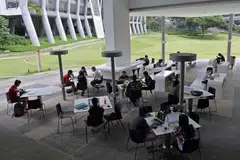 BIAR SEIMBANG: Dalam mengejar kejayaan, kita tetap harus bijak mengatur dan mengetepikan masa untuk jaga kesejahteraan diri sendiri.