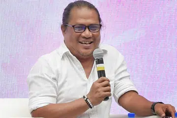 RAFAAT HAMZAH: Pameran yang diberi nama 'Melayuminati' itu merupakan pameran solo pertama Rafaat sejak beliau "berhijrah" ke negara seberang dan yang pertama sejak beliau mengadakan pameran solo terakhirnya dua dekad lalu. - Foto fail