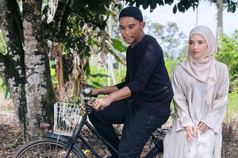 Ummi Nazeera Kagum Azhan Rani Bantu Cium Hajarul Aswad BH