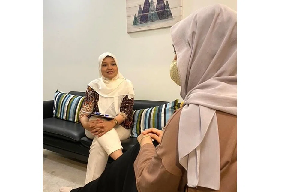 BANYAK DAPAT BIMBINGAN: Cik Nuraishah mempunyai pengalaman sebagai pekerja sosial bersama PPIS selama sembilan tahun. - Foto PPIS