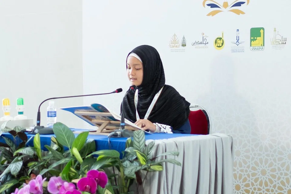 MENCUNGKIL BAKAT QARIAH: Seorang lagi peserta Majlis Tilawah dan Tahfiz Al-Quran 2023 adalah Cik Nur Elly Qasrina Nor Azman, 14 tahun. 
