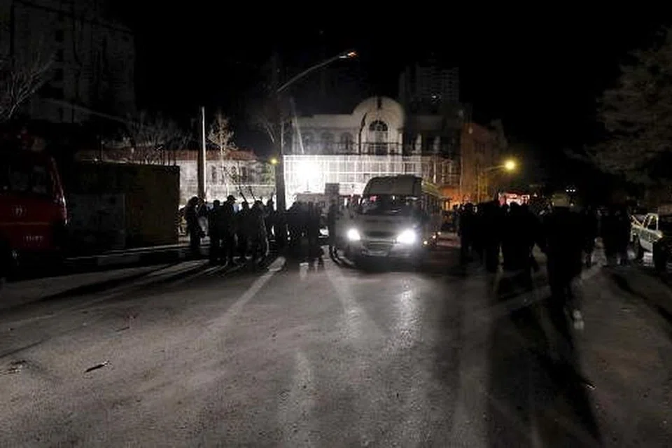 Keadaan Kedutaan Arab Saudi selepas berlakunya bantahan di Teheran, Iran. - Gambar Reuters 