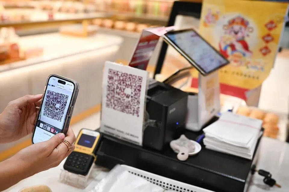 Di bawah penyepaduan yang dicadangkan, pengguna akan dibawa terus dari laman web atau aplikasi peniaga ke aplikasi perbankan atau dompet digital mereka, dengan butiran pembayaran sudah diisi terlebih dahulu.