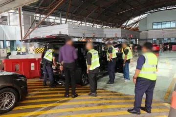 Lebih 11,700 bagasi dan beg tangan telah diimbas atau digeledah dalam operasi yang dijalankan pihak berkuasa. 