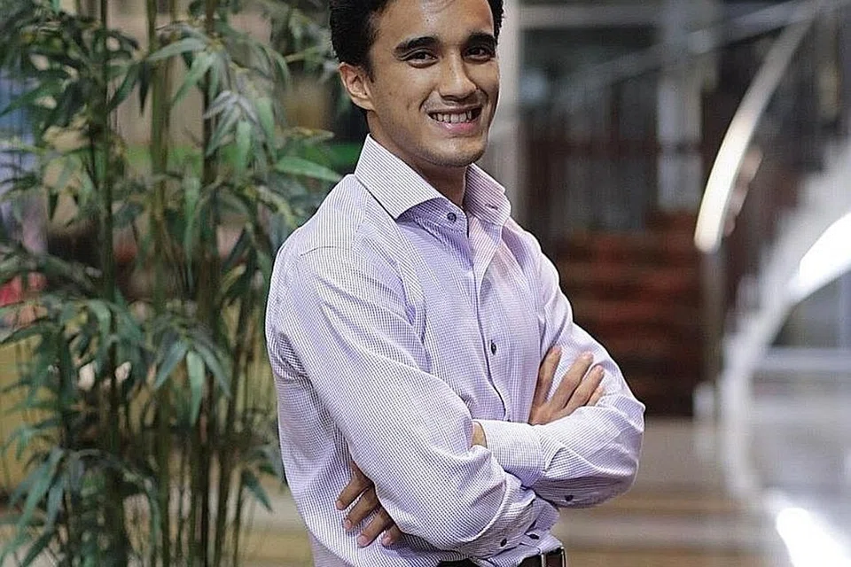 PEMENANG ESEI: Encik Fadhil Yunus Alsagoff membincangkan penggunaan istilah dan takrifan melibatkan agama Islam dan umatnya. Beliau berpendapat penggunaan yang tidak tepat akan gagal memberikan gambaran keadaan sebenar. - Foto NUS