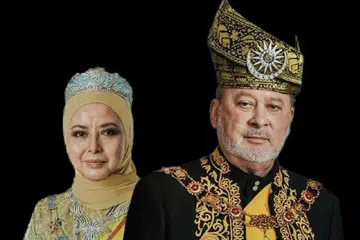 Sultan Ibrahim (kanan) ditabalkan sebagai Yang di-Pertuan Agong Ke-17 pada istiadat pertabalan pada 20 Julai. Gambar kiri ialah Raja Permaisuri Agong Raja Zarith Sofiah.