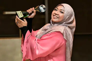 Rein Zahrein, cantik detektif, anugerah screen