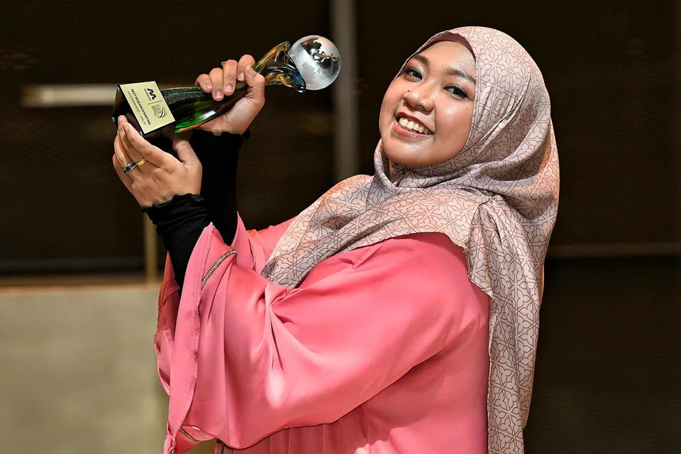 Rein Zahrein, cantik detektif, anugerah screen