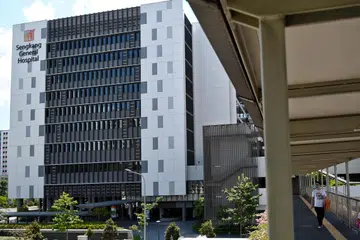 Hospital Besar Sengkang (dalam gambar) dan Hospital Masyarakat Outram dijangka menambah sekitar 350 katil pada 2026 dengan mengubah ruang bukan klinikal menjadi wad hospital.
