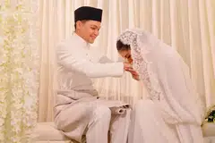 Pasangan pelakon popular Malaysia, Syafiq Kyle dan Mimi Lana, menamatkan zaman solo mereka dalam sebuah majlis walimah tertutup di Taiping, Perak pada 14 Februari.