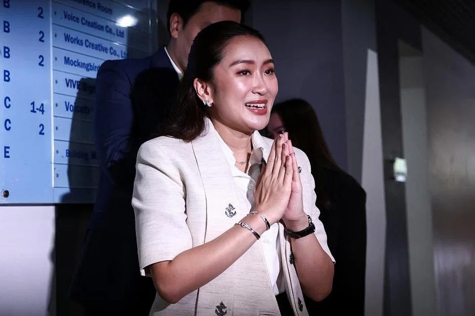 Cik Paetongtarn ialah anggota ketiga dalam keluarga Shinawatra yang berpengaruh, memegang jawatan teratas, di Thailand selepas bapanya Encik Thaksin dan ibu saudaranya Cik Yingluck.