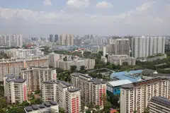 KENAIKAN PERLAHAN: Kenaikan harga flat HDB pada suku ketiga 2023 lebih rendah daripada kenaikan suku harga purata pada 2022. Namun jumlah flat yang dijual pada harga sekurang-kurangnya $1 juta meningkat.