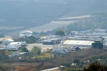 Dua anggota Pasukan Interim Pertubuhan Bangsa-Bangsa Bersatu di Lebanon (Unifil) cedera apabila Israel menyerang menara pemantauan di ibu pejabat pasukan pengaman itu di Naqoura.