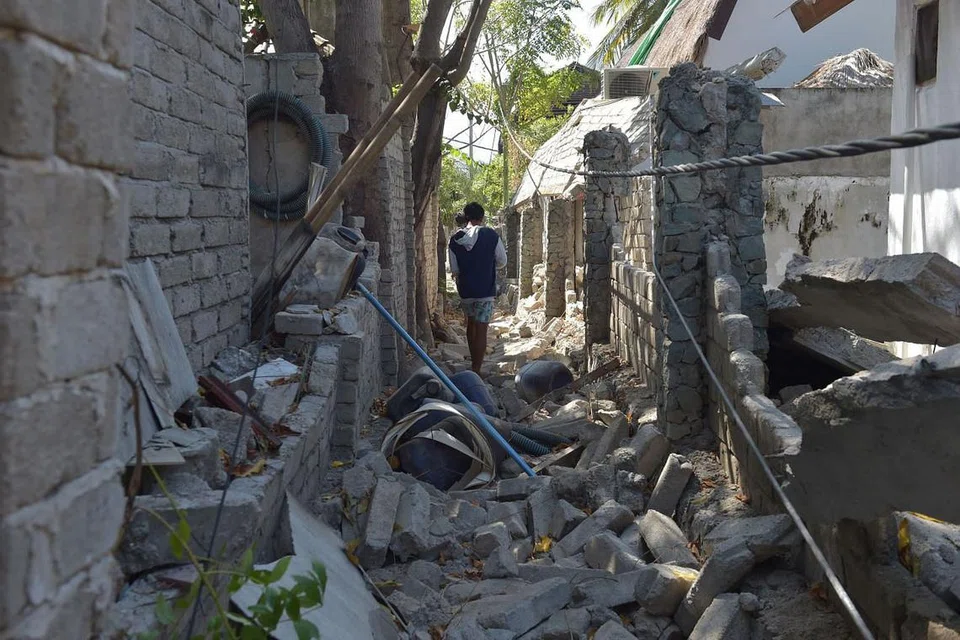 Mangsa gempa di Lombok perlu membina rumah dan kehidupan mereka semula.