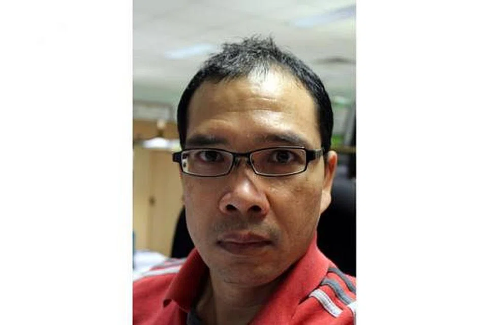 Yazid Hussein ialah guru bahasa dan sastera Melayu di Maktab Rendah Pioneer.