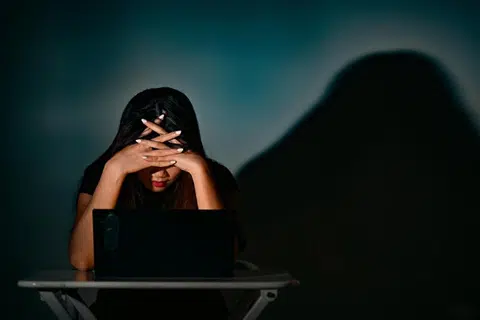 AMBIL CUTI: ‘Burnout’ adalah istilah apabila seseorang itu terdedah kepada tekanan yang berpanjangan dan mengakibatkan kelelahan dari segi pemikiran, tubuh badan dan emosi.